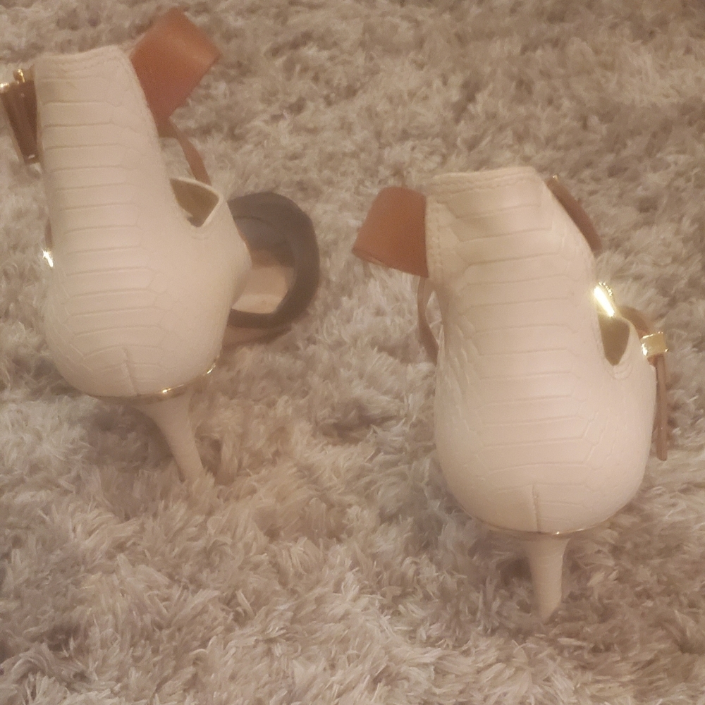 Shoes - Picture 5 of 5